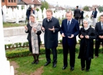Премьер-министр Турции Реджеп Эрдоган и член президиума Боснии и Герцеговины Бекир Изетбегович с супругами в боснийской столице Сараево п